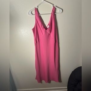 A beautiful Barbie pink dress for the summer!